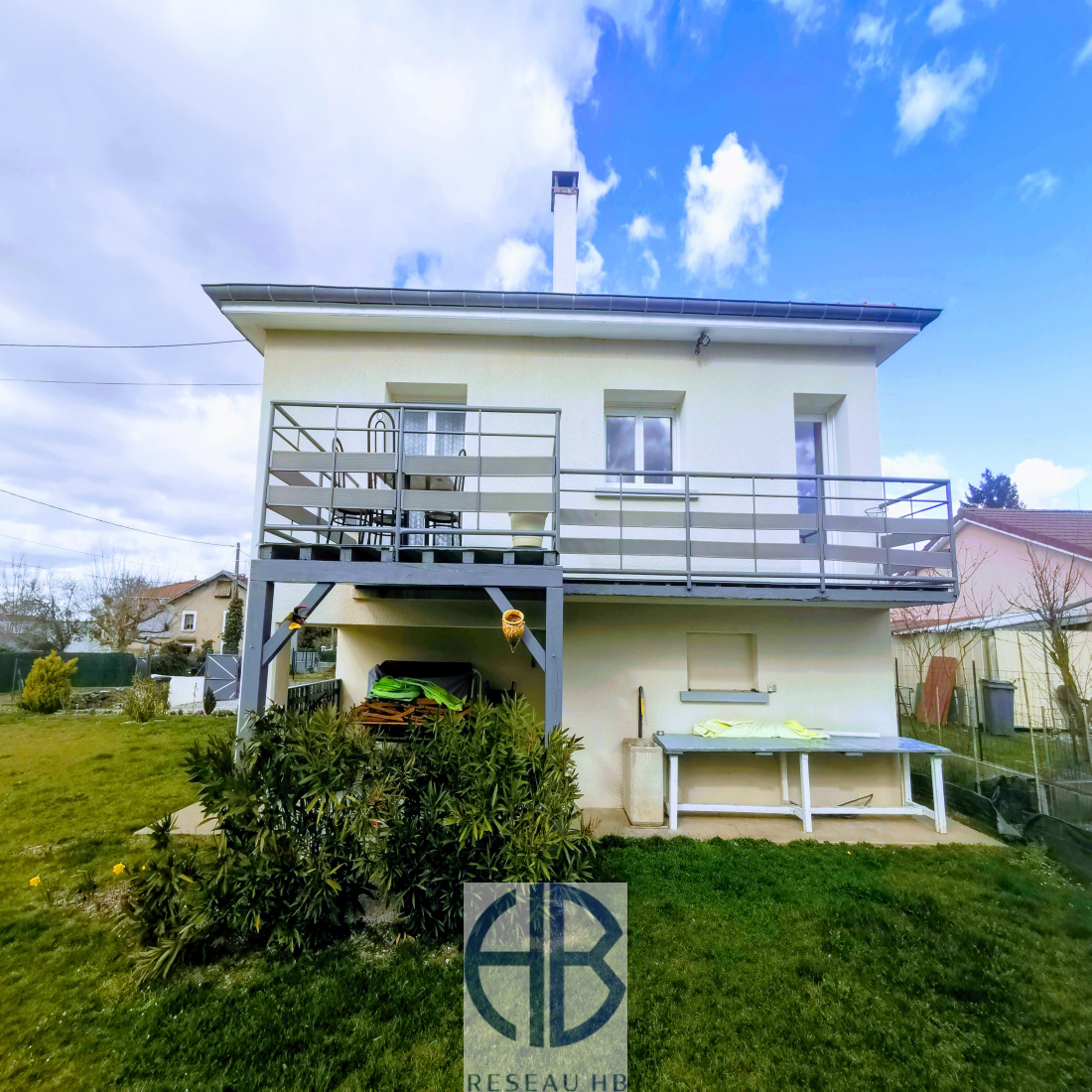 vente À acheter à SaintSiméonDeBressieux (38), belle maison entièrement renovée Réseau HB